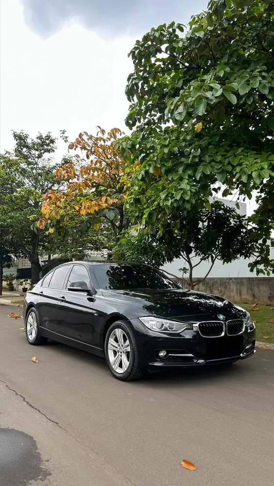 BMW 320i SPORT 2015 BERKUALITASS
