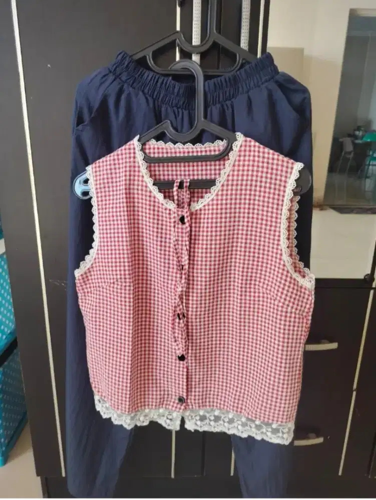 1 Set Setelan celana dan vest