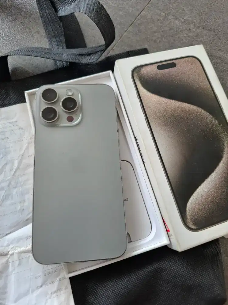 Iphone 15 promax 256 natural titanium