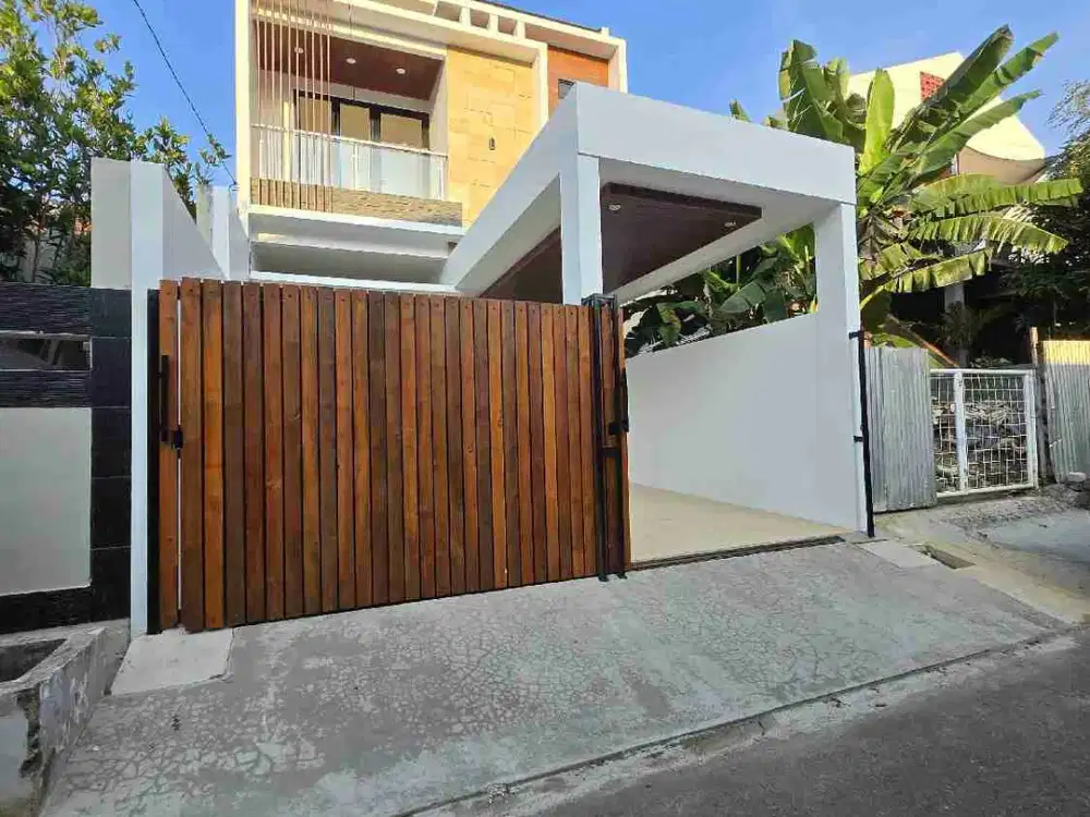 rumah modern minimalis halaman luas di Duren Sawit Jaktim