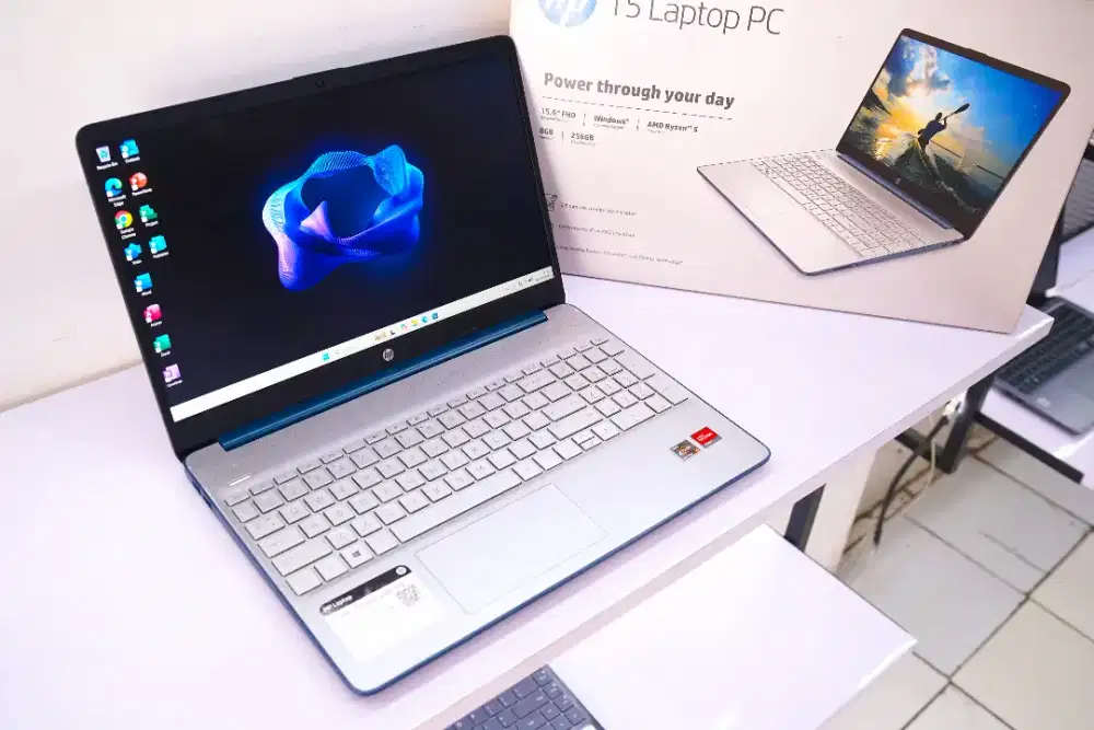 Hp 15-EF2126WM.AMD RYZEN 5-5500U.RAM8GB.Layar 15nch FHD IPS