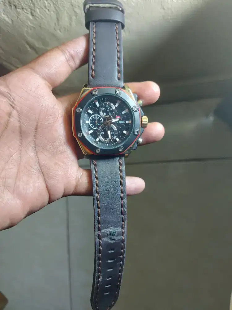 Jam tangan cowok Swiss Army