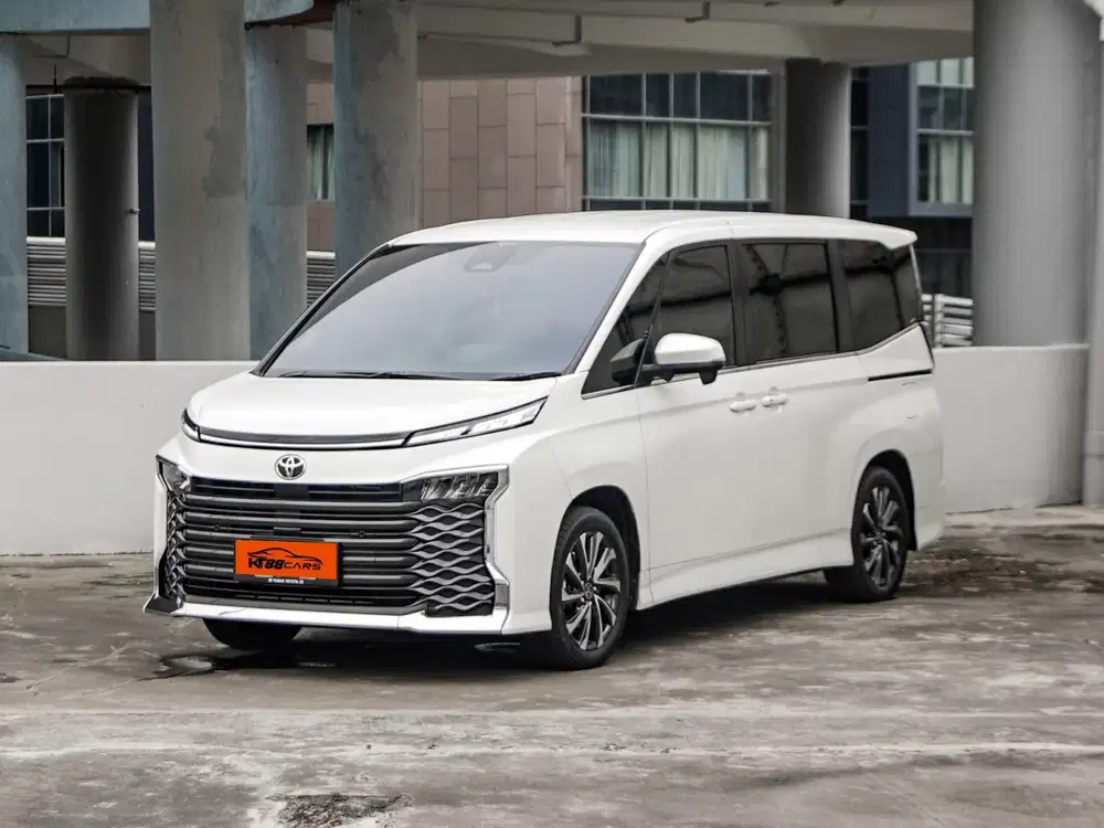 Voxy 2.0 TSs  matik 2022 km .15ribu