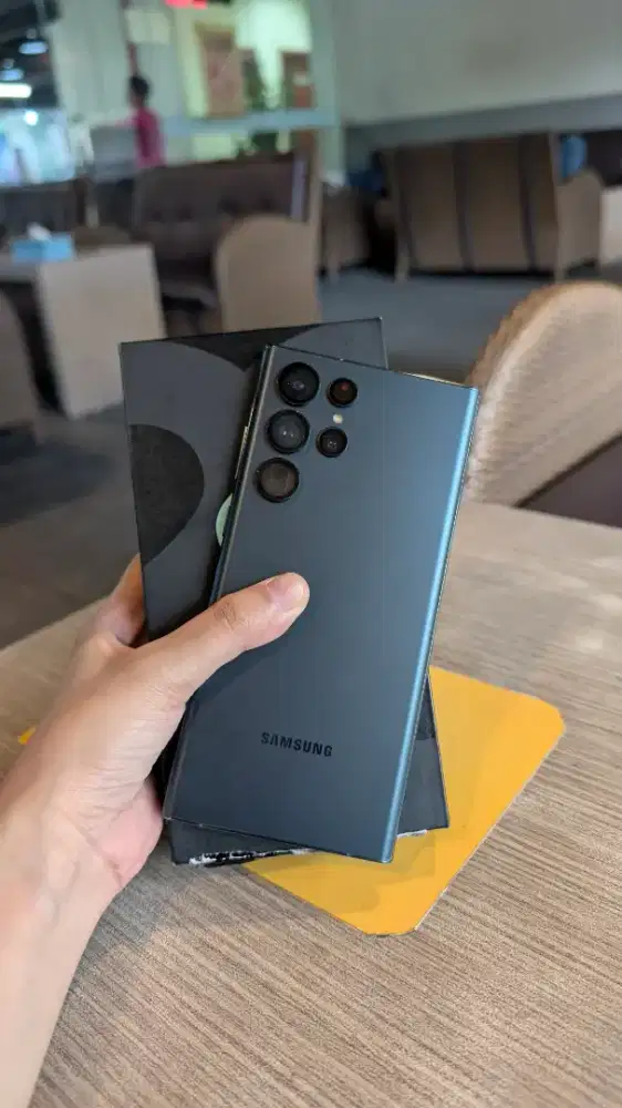 Samsung S22 ultra 256gb green