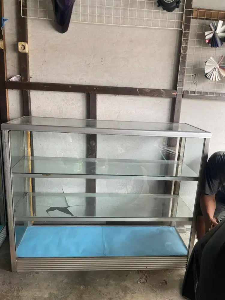 Dijual etalase bekas jakarta timur