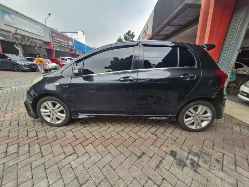 Toyota Yaris E 1.5 Automatic 2008 Bensin Hitam Metalik