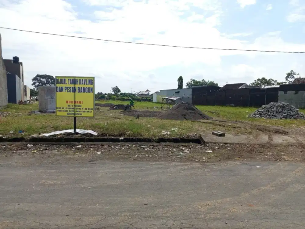 dijual tanah kavlingan luas 85m2 sampai 102m2 lokasi dekat luwes gentan bisa pembiayaan proses BANK
