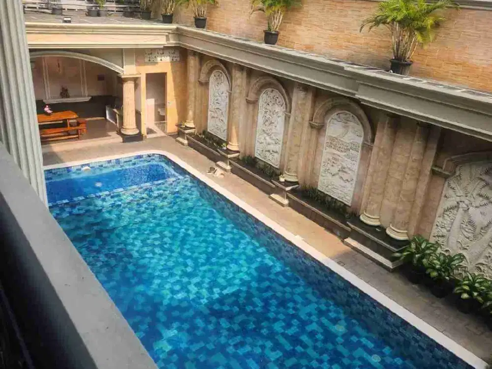 FULL FURNISHED PREMIUM BANGUNAN  LUAS DENGAN GAYA EROPEAN KLASIK