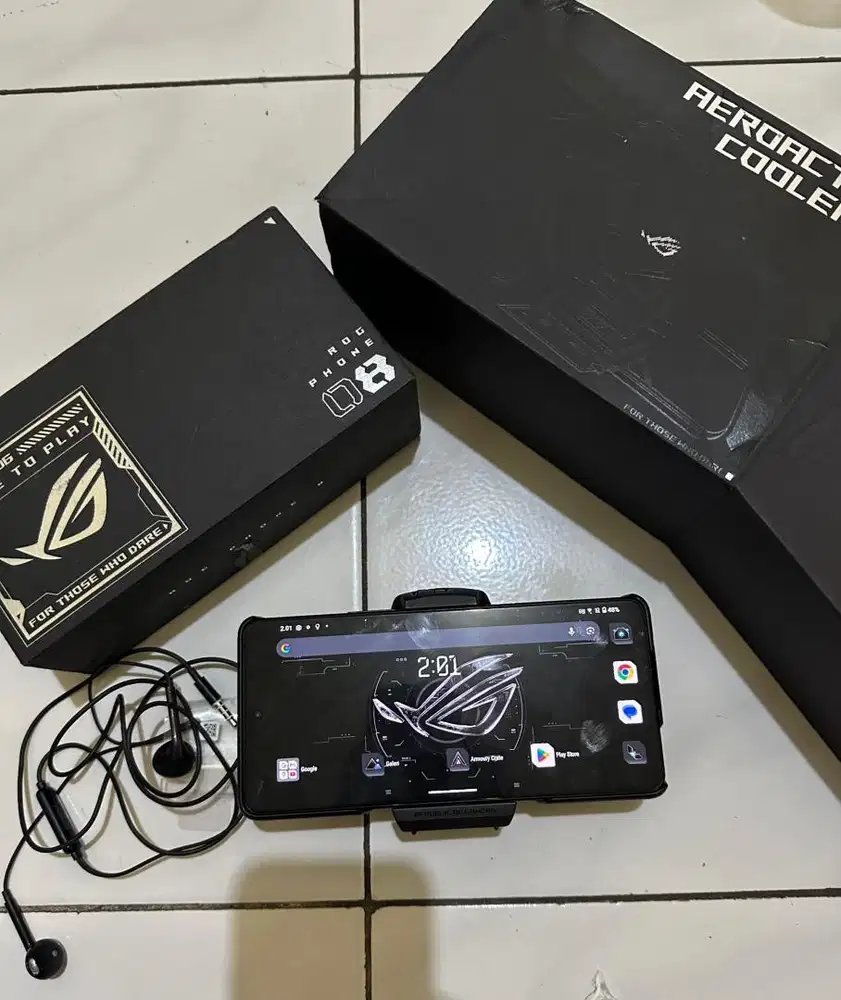 rog phone 8 12/256 + aeroactive cooler x