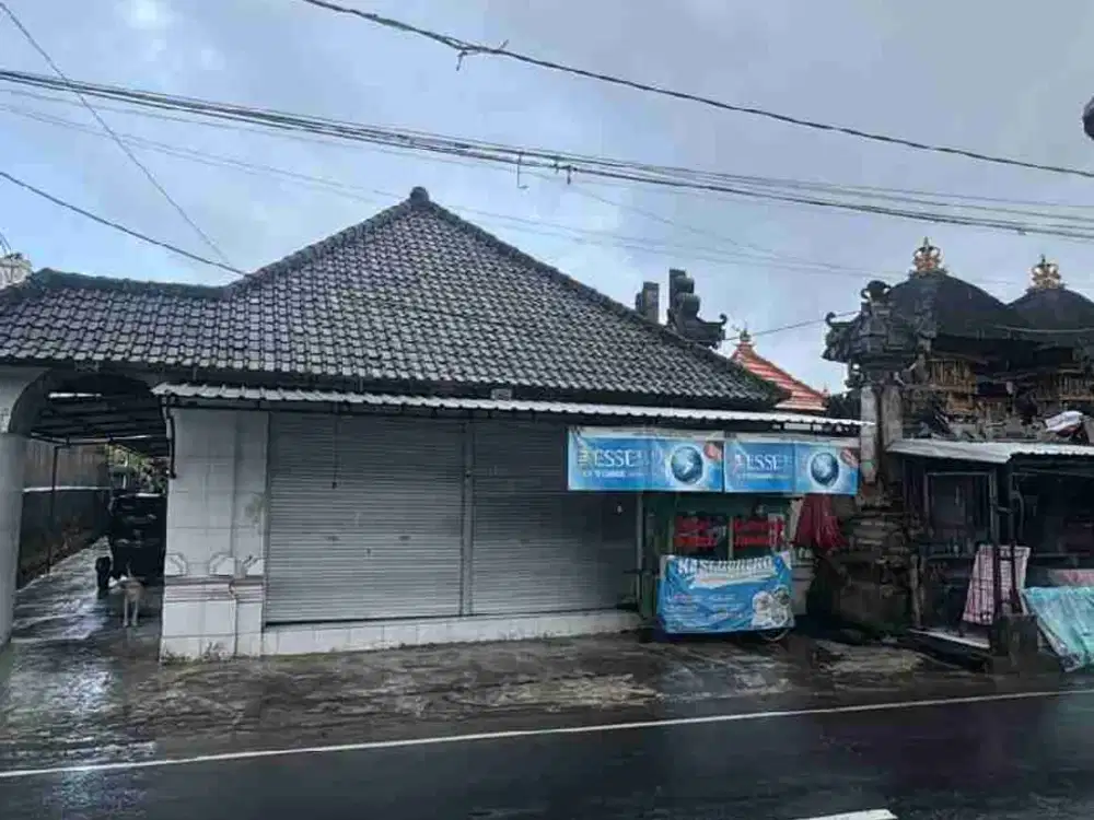 KIOS DI JALAN RAYA TUMBAKBAYUH  ARAH KE PANTAI PERERENAN