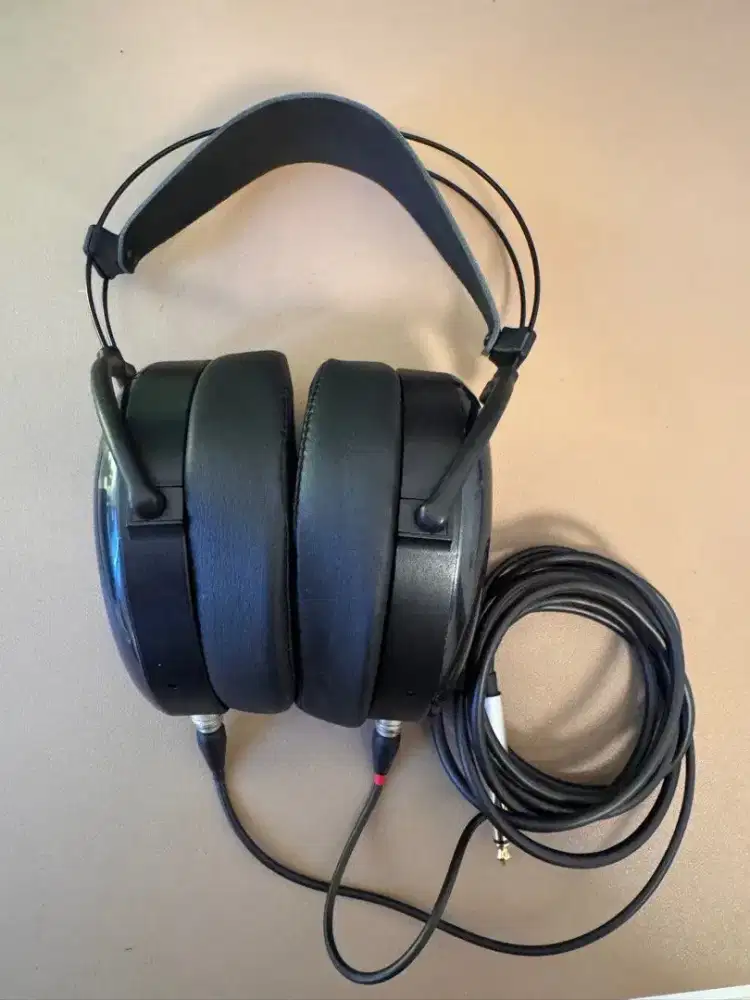 Dan Clark Audio AEON Closed X planar magnetic audio headphones