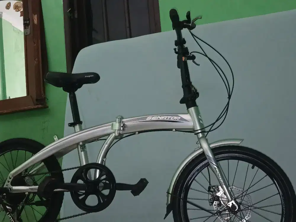 Sepeda senator siap pakai