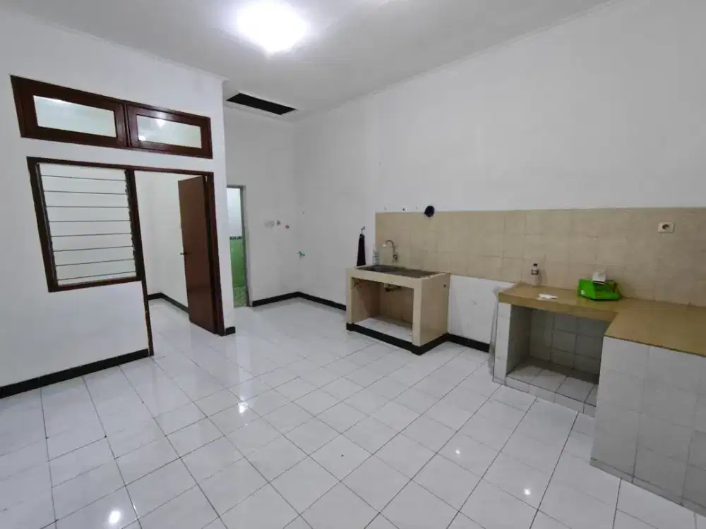 Dijual Rumah Tanjung Duren Utara Luas 7,5 x 11 Dengan 2 Kamar Tidur Harga 1,7 milyar Nego Sampai Deal