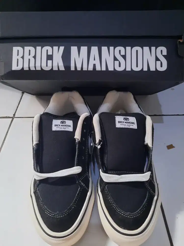 SEPATU SNEAKERS WANITA