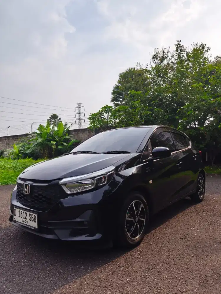 BRIO SATYA E CVT MATIC 2024 KM 26RB MULUS SEPERTI BARU