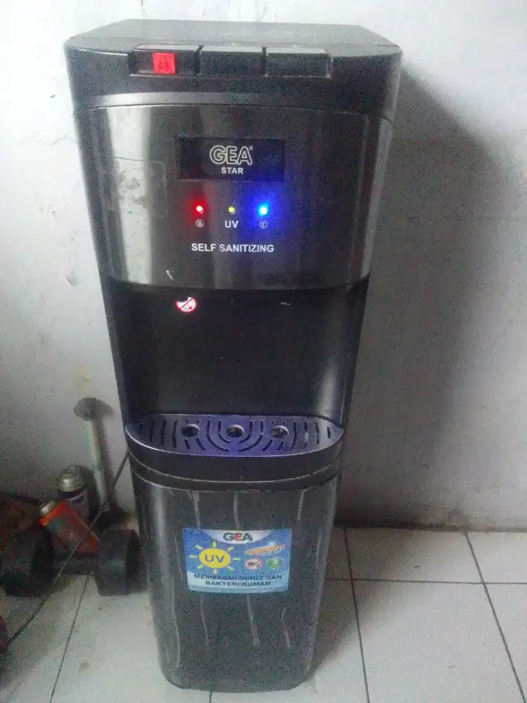 Dispenser Gea normal dingin panas jos