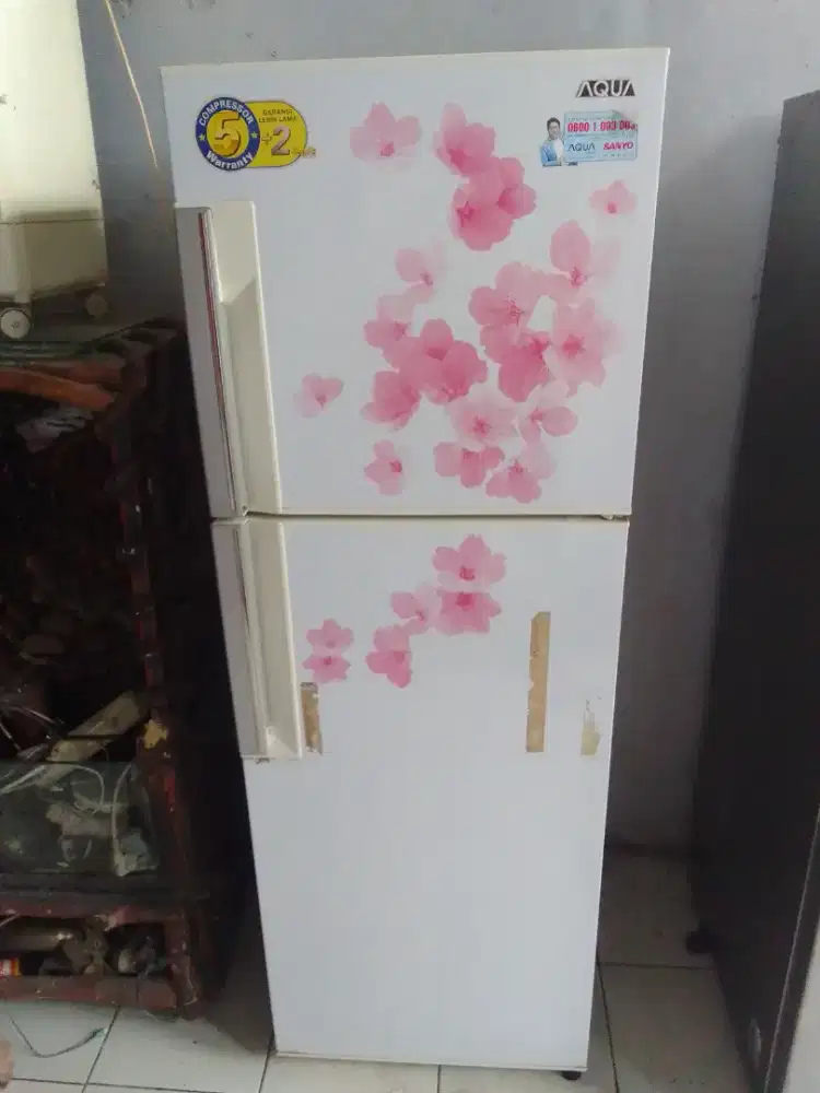 Kulkas 2 pintu Aqua normal dingin Joss mantab