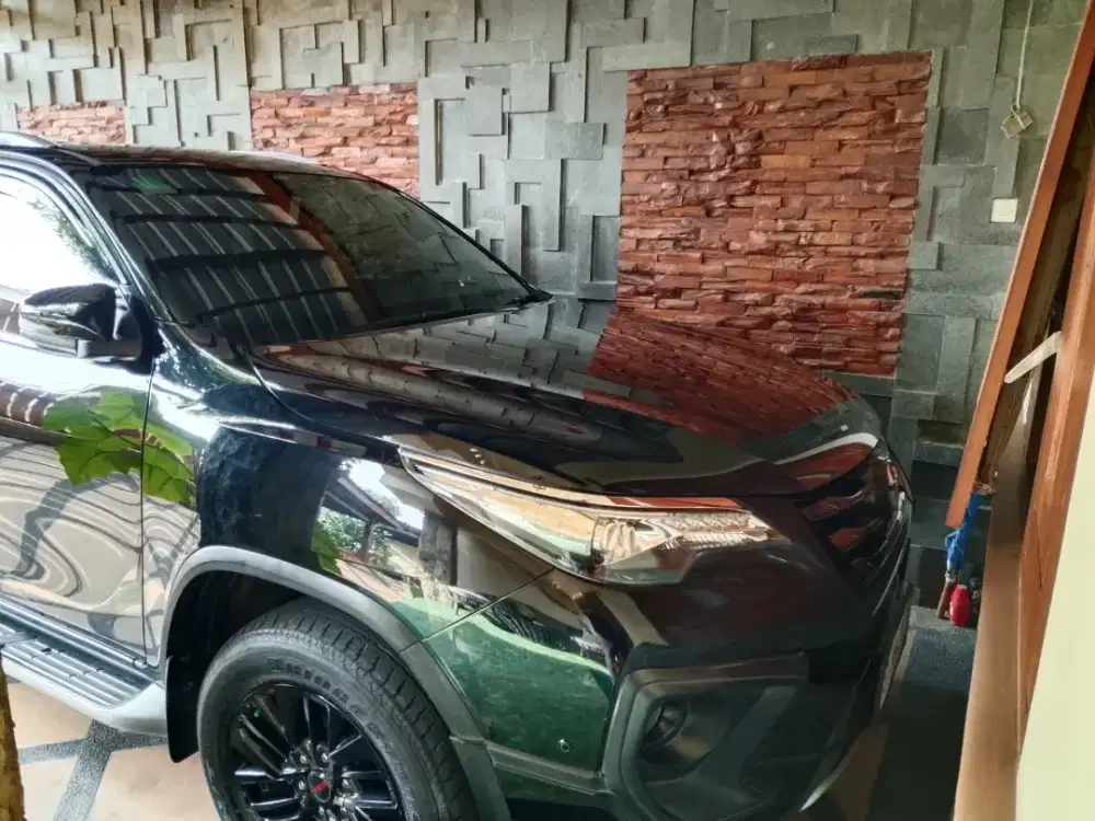 Fortuner hitam th 2019 trd automatik