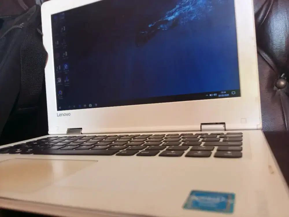 Lenovo slim white Ideapad 3110s 11iap