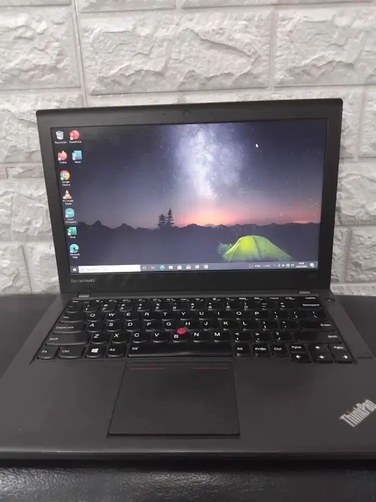 di jual Lenovo Thinkpad X240 (i5gen4/4gb/ssd128gb)