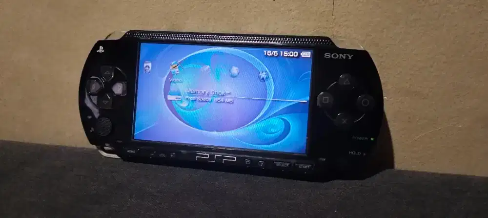 PSP 1000 mulus Tinggal main