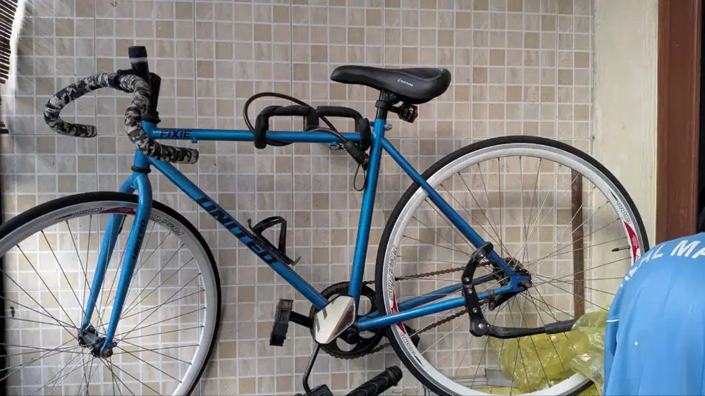 Sepeda fixie united  jarang dipakai masih bagus banget