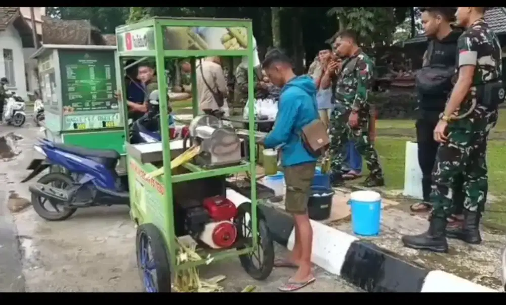 Dagang es tebu kliling