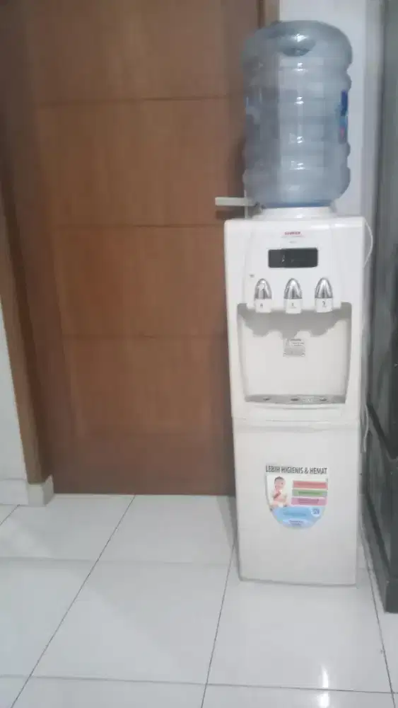 Di jual dispenser merk Sanken 1jt nego