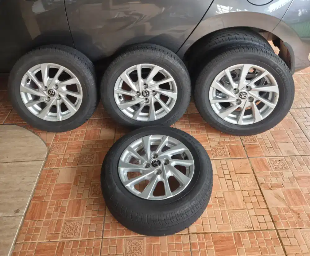 Velg ban toyota agya 2025