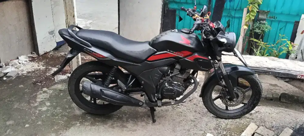 Dijual motor Honda CB verza