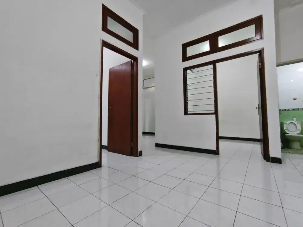 Dijual Rumah Tanjung Duren Utara Luas 7,5 x 11 Dengan 2 Kamar Tidur Harga 1,7 milyar Nego Sampai Deal