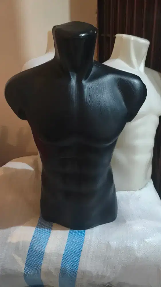 Obralll Patung laki laki setengah badan