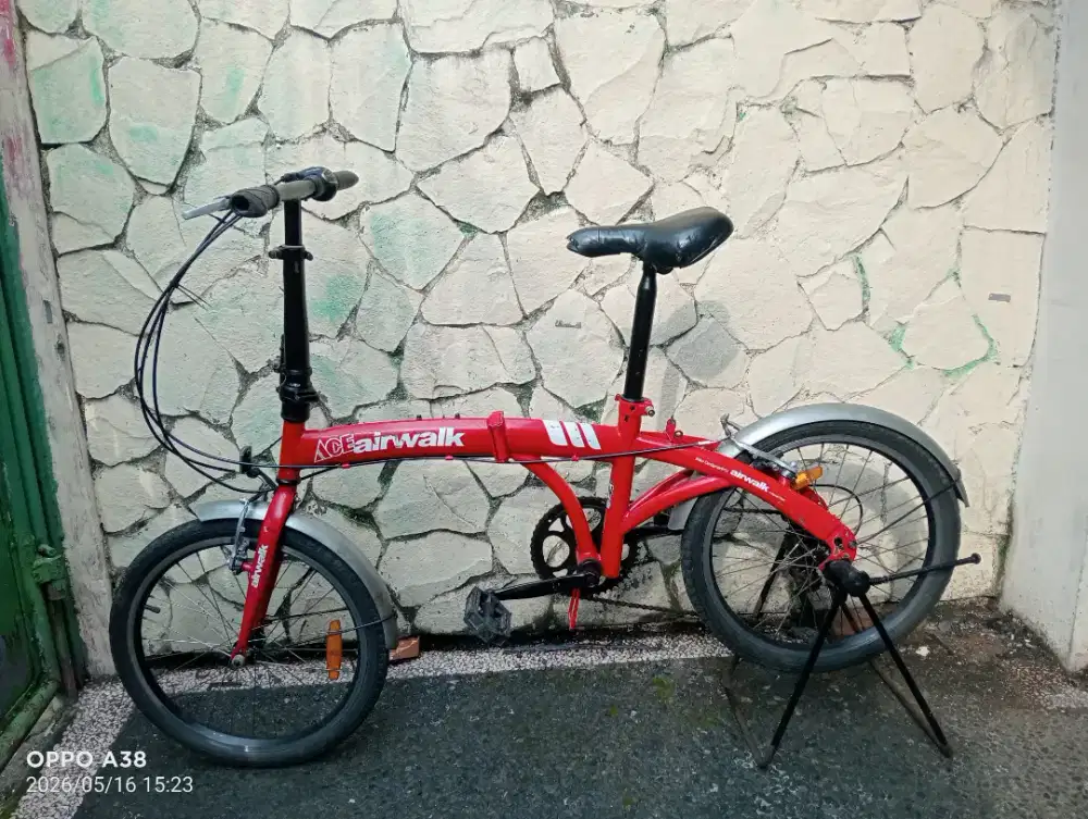 Jual butuh sepeda lipat airwalk UK 20 gigi 6 speed kondisi normal