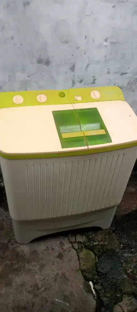 Mesin cuci polytron