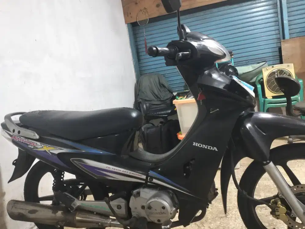 di jual honda karisma x th 2004