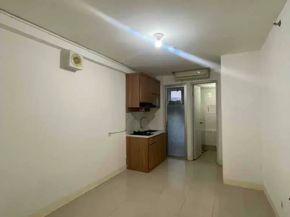 Disewakan Per Tahun. Apartemen Bassura City. 2 Bedroom. Kosongan. Sudah Free IPL. Jakarta.