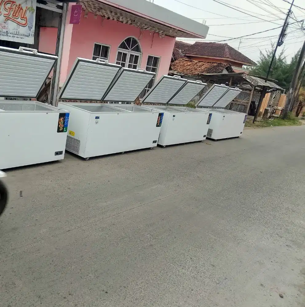Frezer box kapasitas 1200 liter