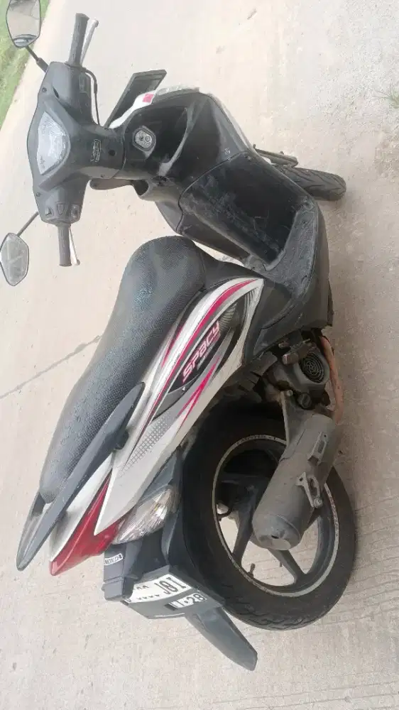 Honda spacy carbu 2011