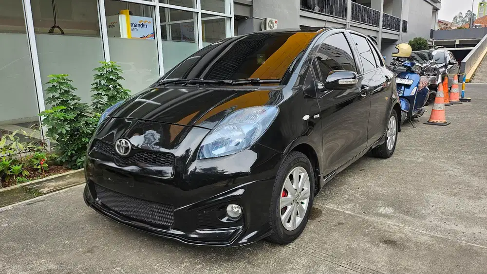 Toyota Yaris Bakpao E AT 2010