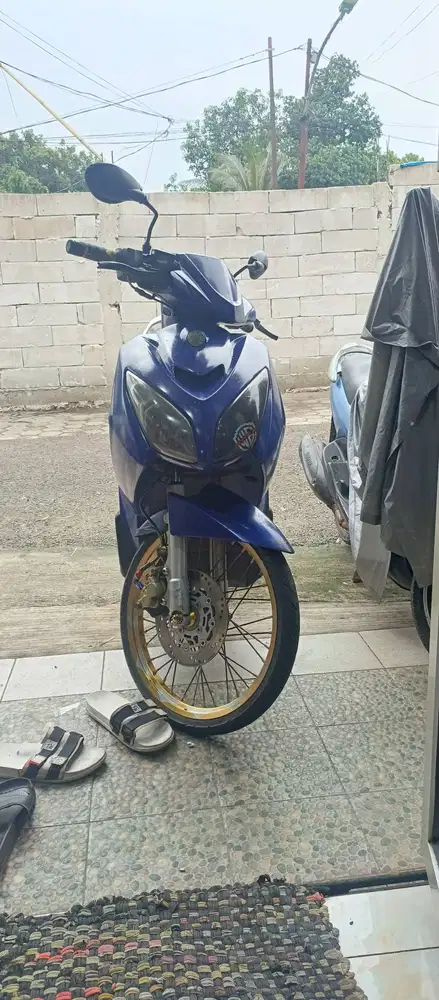 NOUVO Z 2005 WARNA BIRU