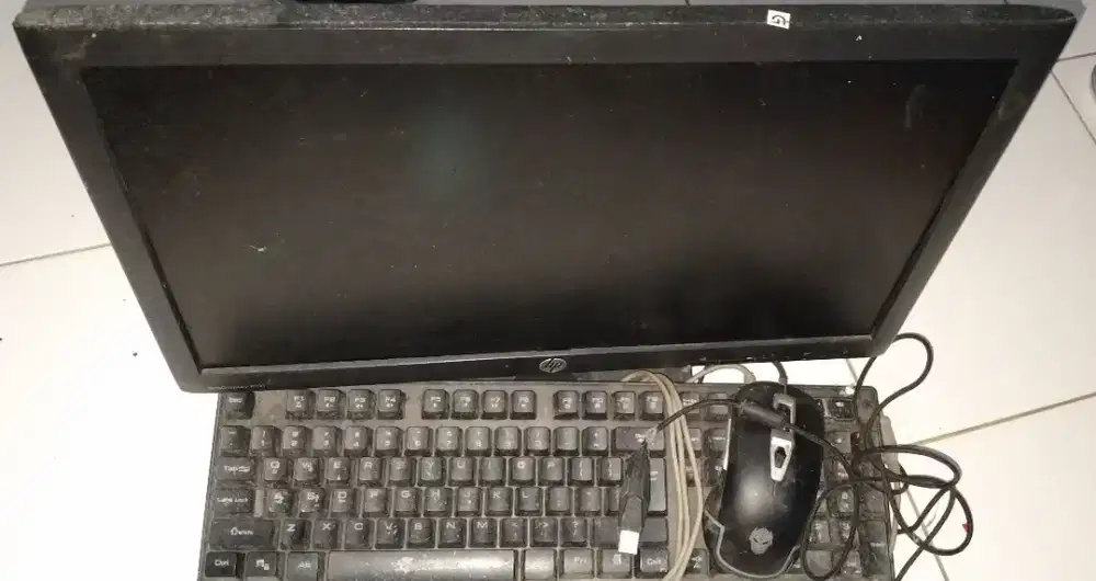 Monitor HP bonus keyboard & mouse nego sampe jadi