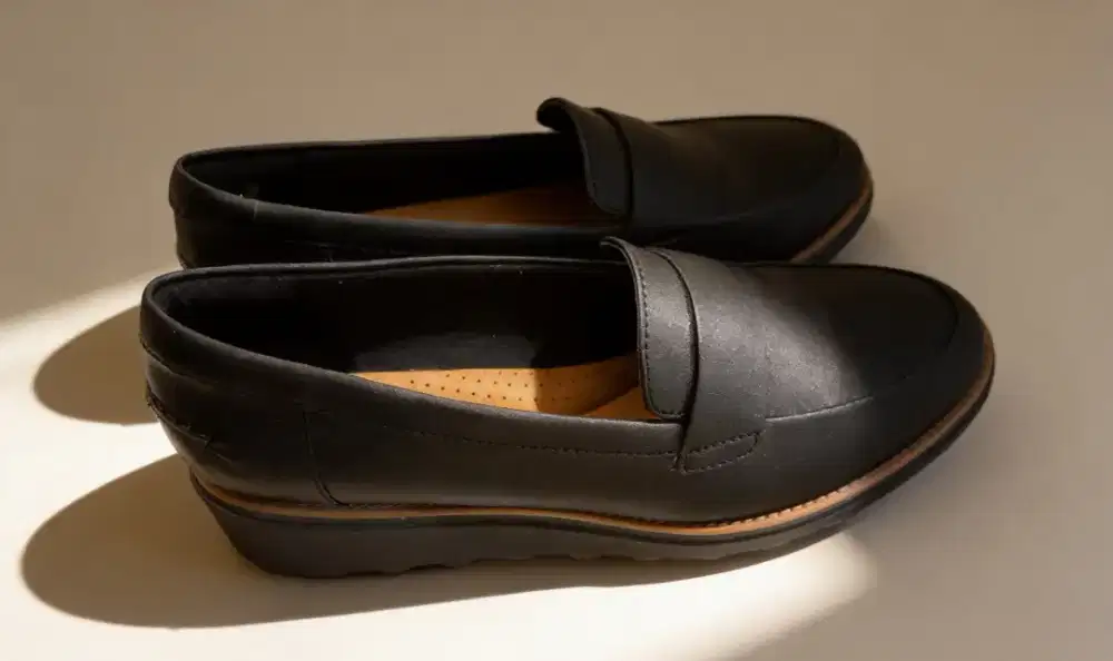 Preloved Clark's shoe