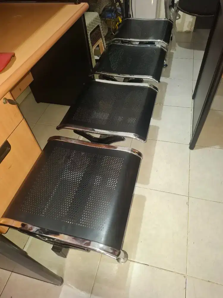 Kursi tunggu besi 4 seats