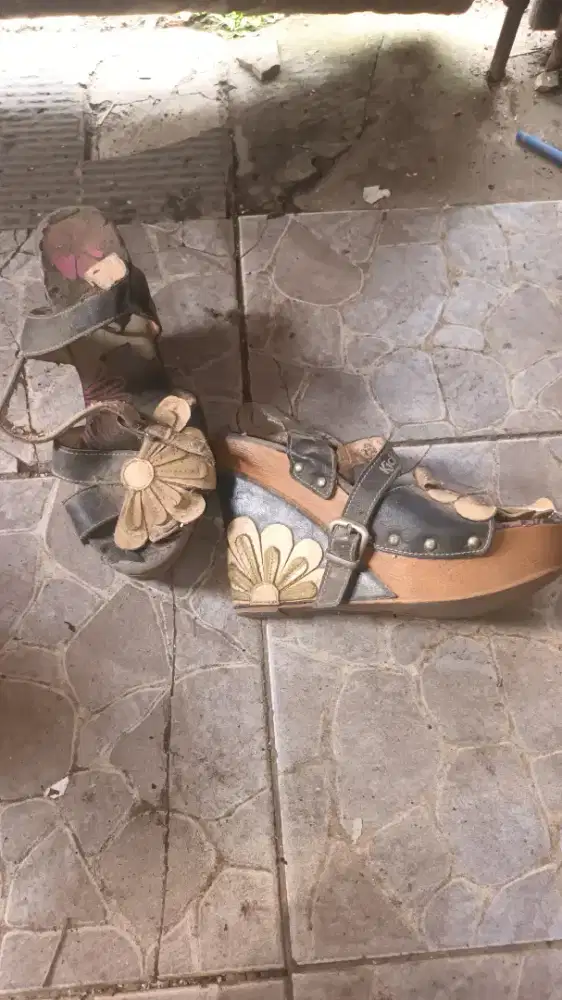 NEGO ambil semua 5sepatu heels wanita merk gosh kickers paulista xml