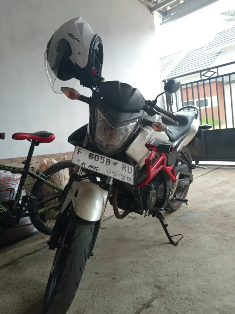 Di jual motor cb 150r 2013 pajak mei tahun ini