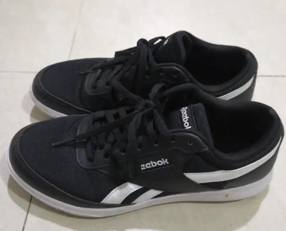 Preloved Black Reebok