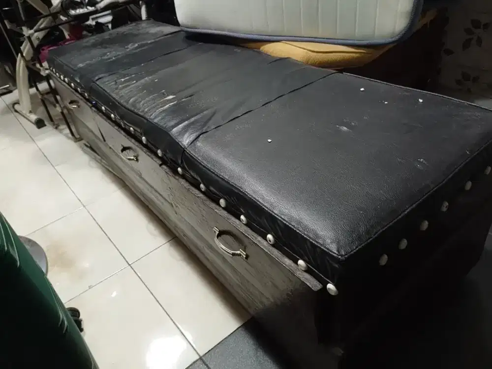 Dijual cepat Kursi pelanggan panjang nego