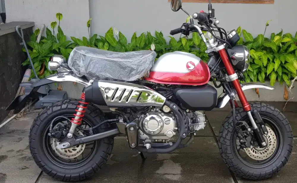 Honda monkey 125 merah