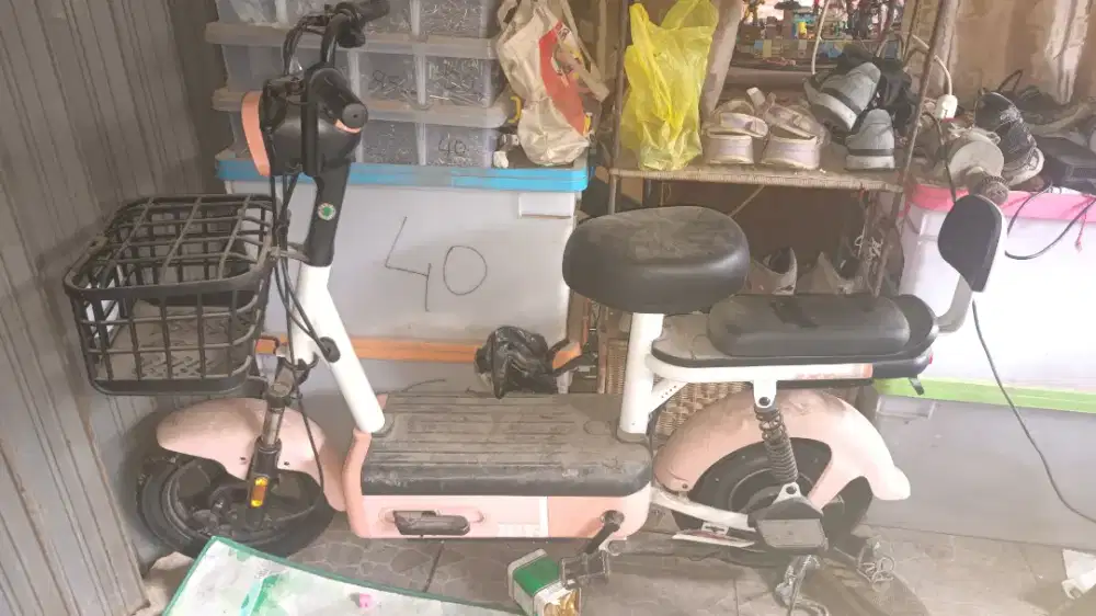 Sepeda listrik. Tidak pernah dipakai sama sekali