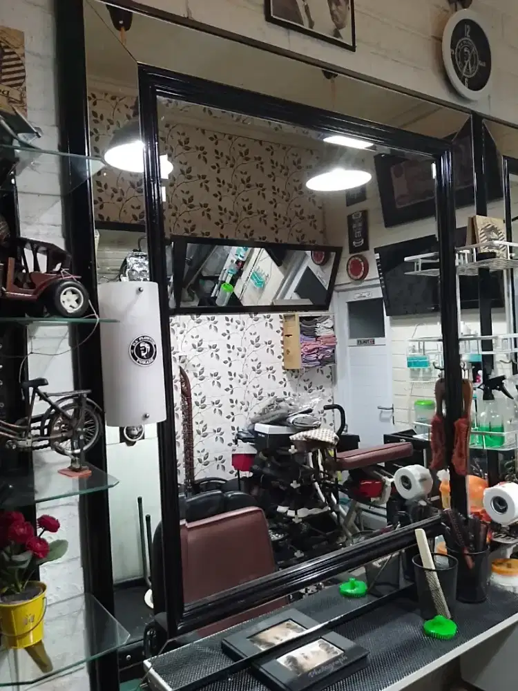Dijual cepat kaca cermin besar frame kayu nego